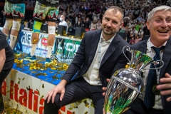 778E5EF4-9BFD-427A-A9DF-912F75617947