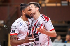 0FBA46D4-EFFC-4CA3-9C64-107253D7E90F