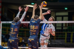 244B4489-E2E3-422E-87D5-1E43AFCFD5CB