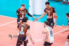 D8853A53-4AEA-470D-9108-06CE6C52ABDE