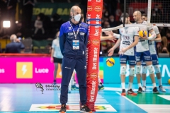 EA5AAEBF-A592-4A38-B900-5C576B3B8BBE