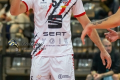BD96CAC7-82F0-4FC4-B062-12A3F1CC92A1