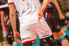 C8DC6199-FD44-422C-AFC3-B5D68A61D09C