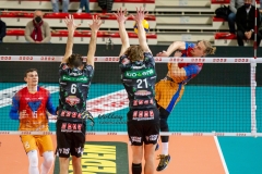 CF9D58C1-2AFD-48FA-8562-DF6CFE272603