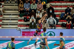 BBB3859D-2839-4182-9A8D-2010DE135FF9