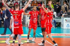 60BACF18-6468-4ACB-8037-E97DB765DE7D