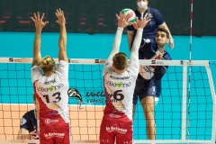 11AA122E-856B-43DE-AB12-CA40776905F1