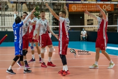 FBB691E2-AD6E-42E0-AEF5-F6F68FF12CBE