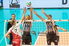 F8E001F0-3D1E-4F72-A704-FE014206772E