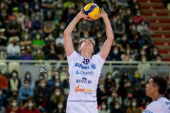 EC6F9172-B675-42A1-9B21-C511236D02D5