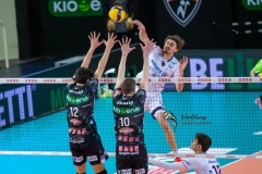 C3BB5C23-70FC-4B6C-9332-6C586F098117