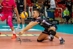 32FE03E2-815F-4566-955B-3D9C1B22AF1F