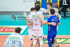 04A8AE73-85DF-4AEB-BC64-F56E83E0C67C