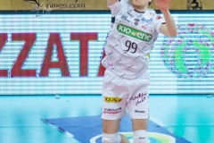 5E304AE3-00C4-4526-A546-C8F8C37D38F0