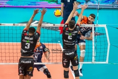 FA895123-4F10-4138-8780-D7F3DE2262EA