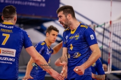 02DC89F4-9703-4B85-8DBB-536772F86FA8