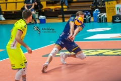 E96A2F32-52EE-446C-BE18-0DE2A28F29B9