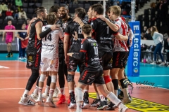 8102B0CE-D6CE-432F-A035-7BB1271FE2A3