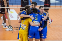 BAB8827E-B631-43F9-889E-F028048954DA