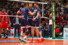 E9044637-6C80-476D-A281-027016283D59