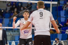 752B65D9-DFDC-40C3-AF93-2BAE3188BC40