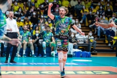 F08756BE-04A3-417E-96D0-1FC32A13FAAE