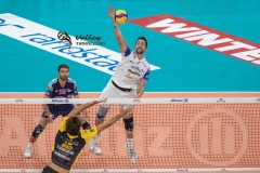 242D6F8C-F863-4148-8807-07C3EEF64E7B