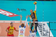 717E6D56-AF8C-403B-9A69-7C2A3D216CF8