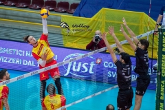 90E9E56D-606B-483B-A11D-9371D84AC3A4