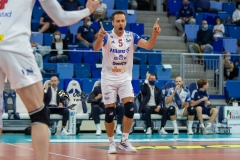 A5E6C6A1-1FBC-463B-AE05-92889BE52B36