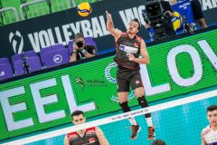 D3DE661E-0BA0-4A77-A915-D916BA8D9C3F